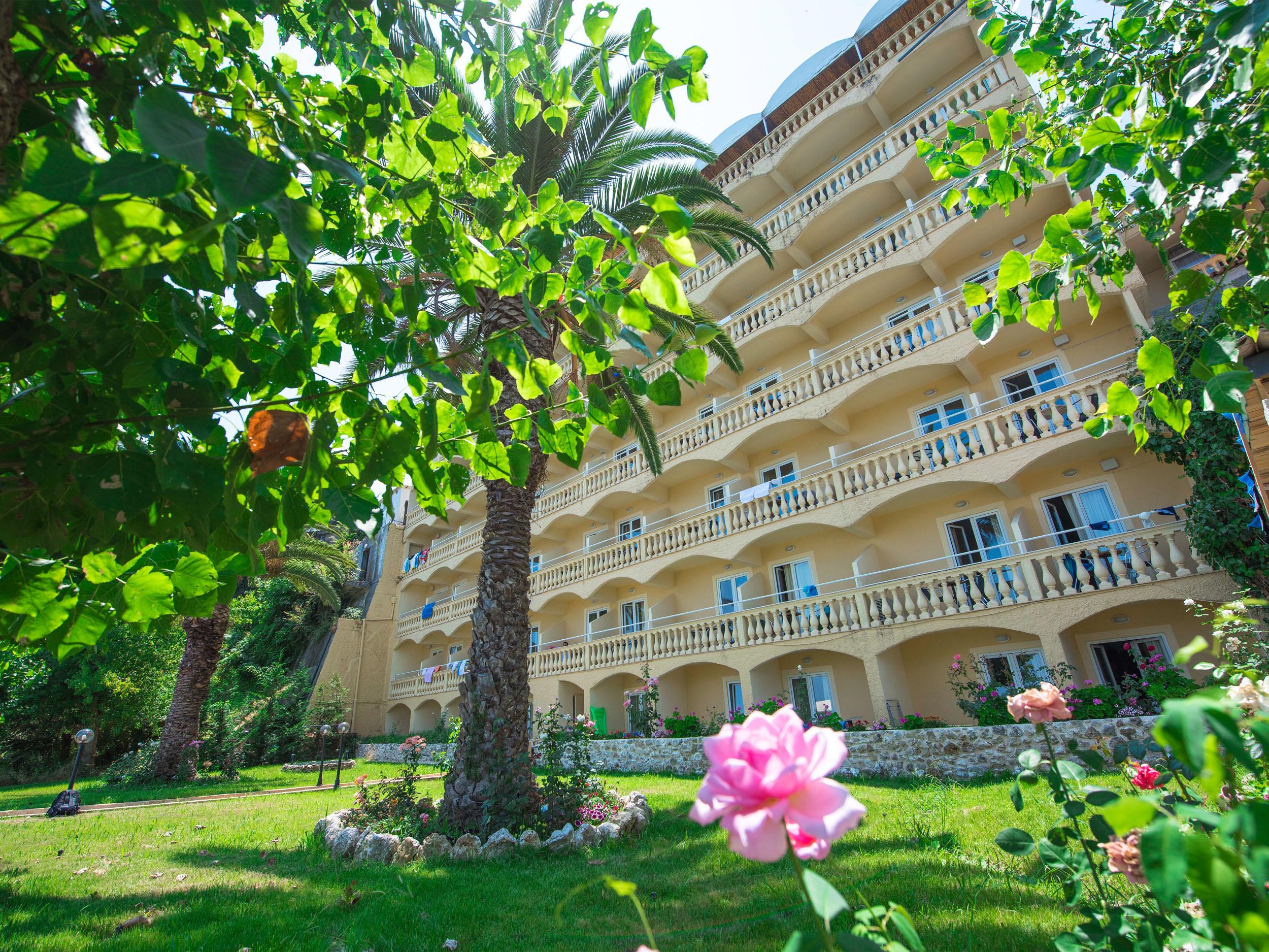 Pontikonisi Hotel & Suites Perama  Exterior photo