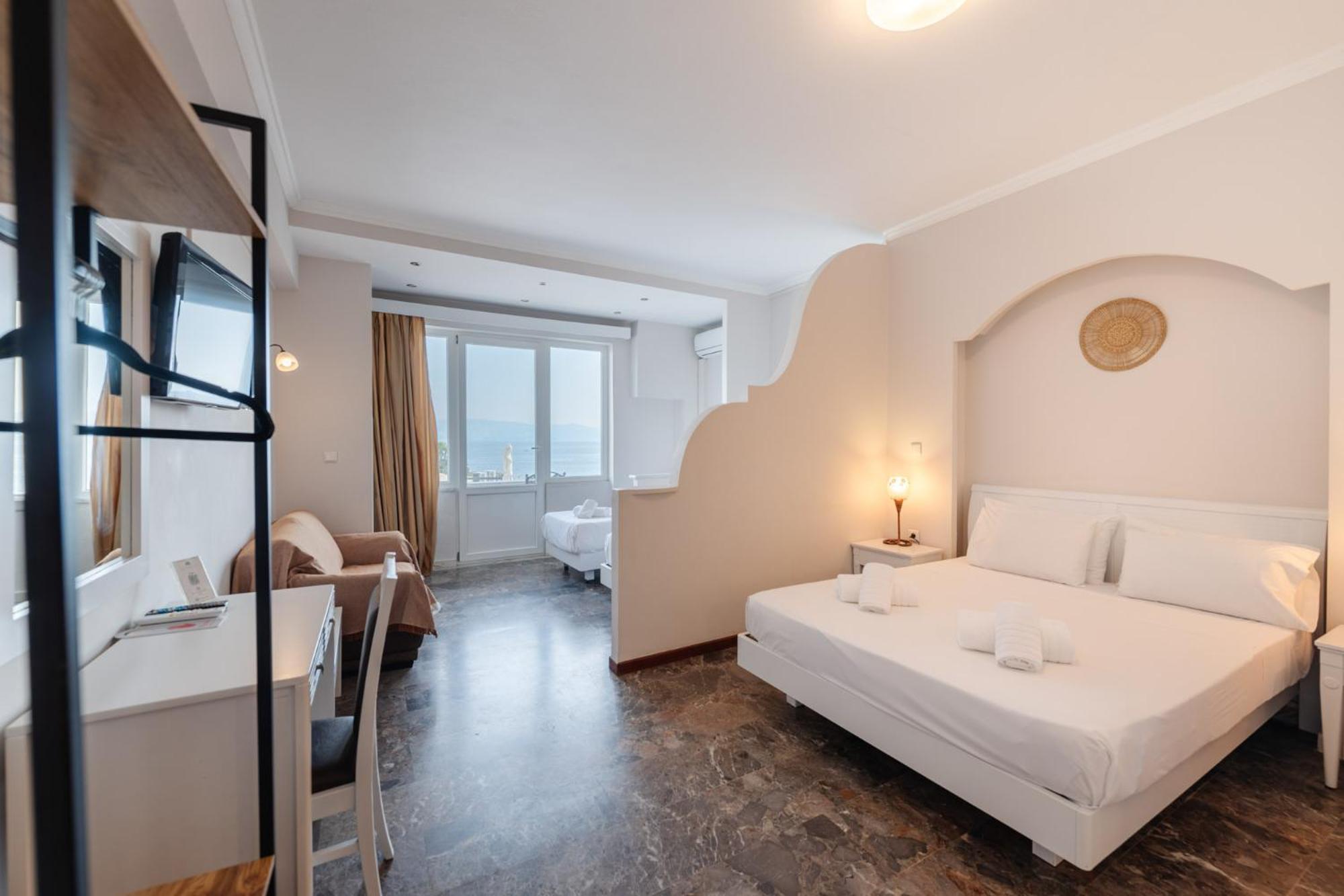 Pontikonisi Hotel & Suites Perama  Room photo