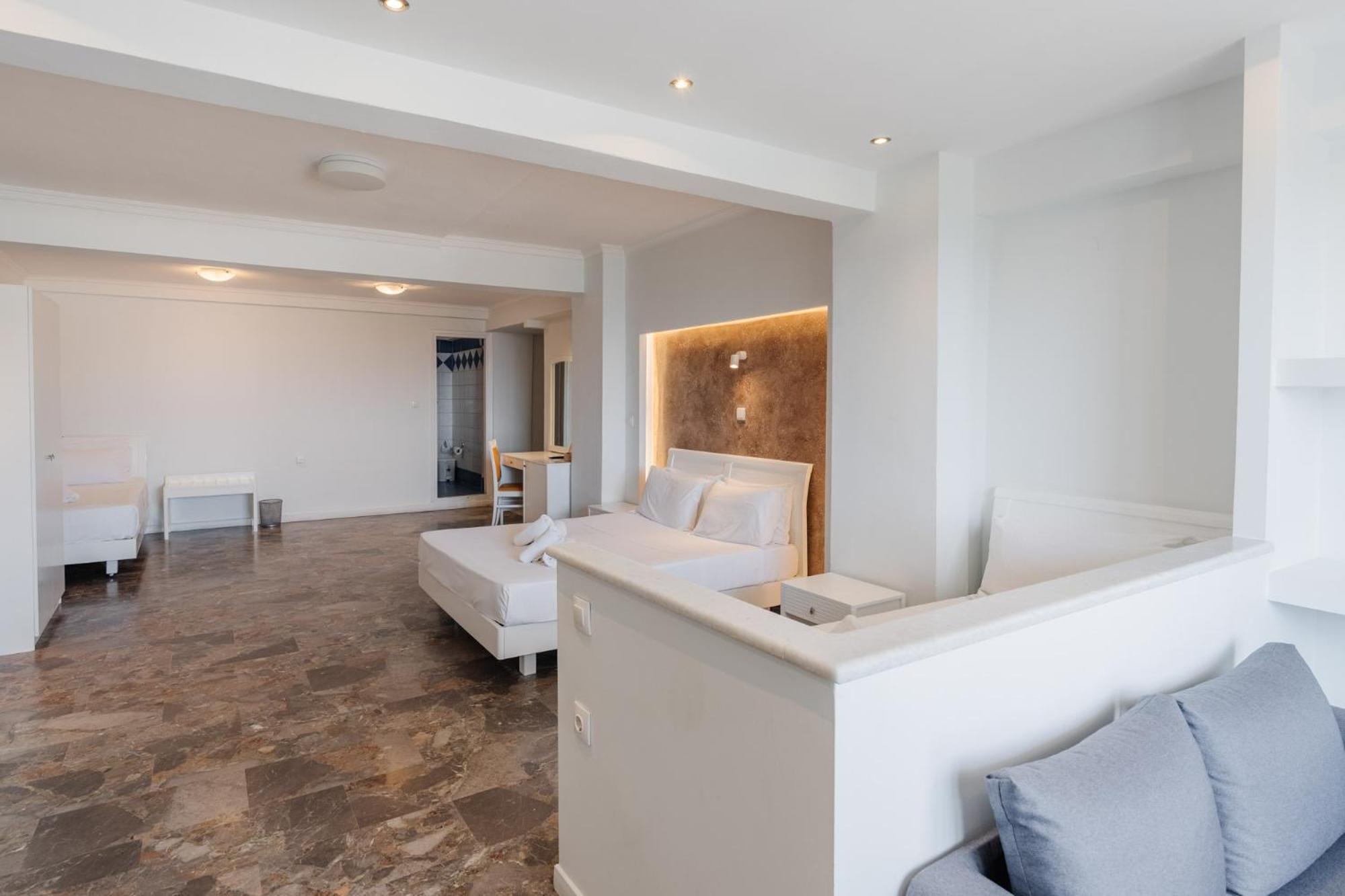 Pontikonisi Hotel & Suites Perama  Room photo