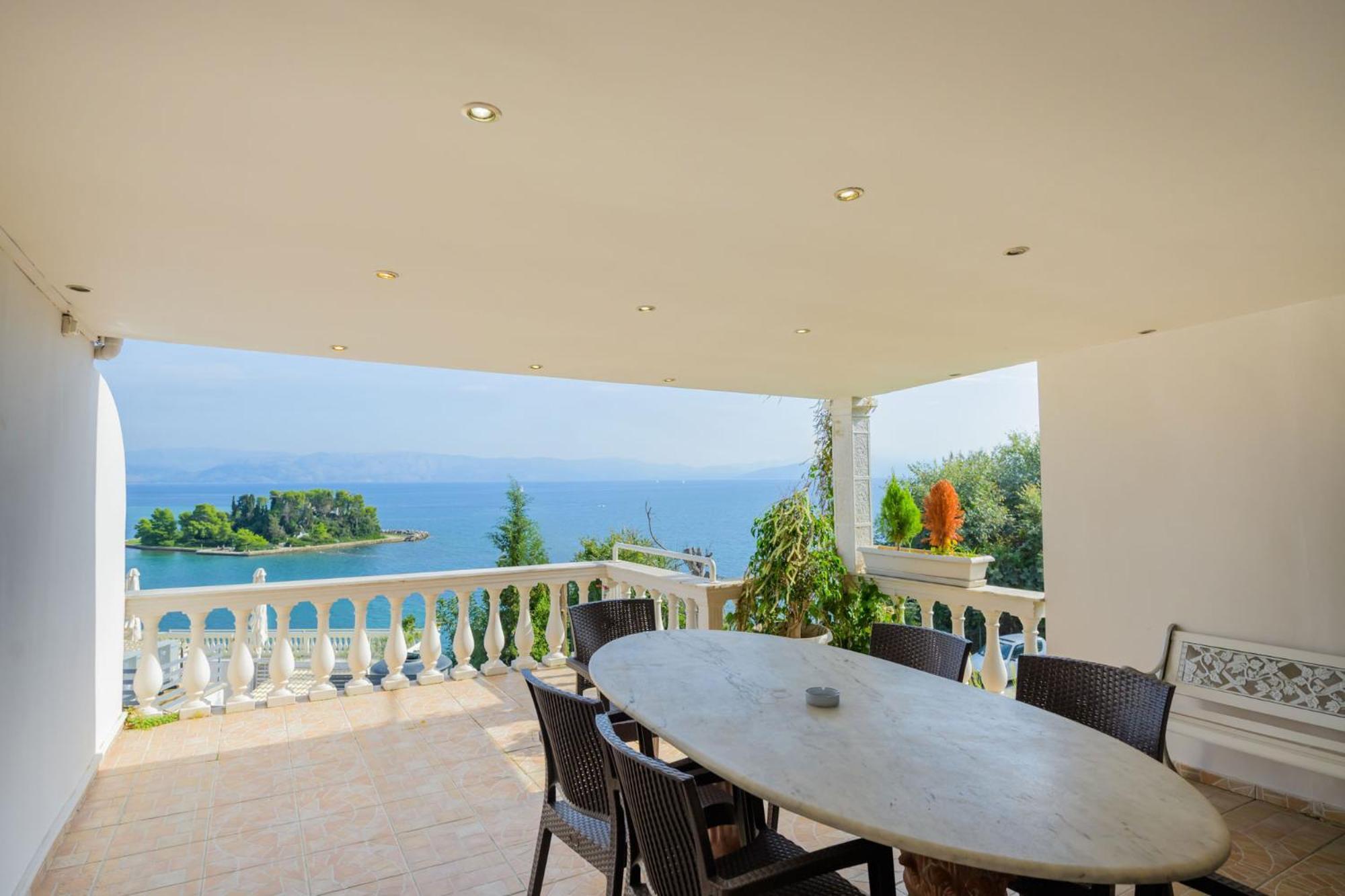 Pontikonisi Hotel & Suites Perama  Room photo